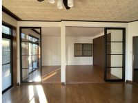 住空間をオープンに魅せる家 ガラス間仕切り